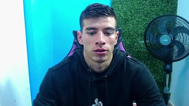 Snapshot of DEIBY_BABY chatting on 01-04-25, 12:37 DEIBY BABY online show from 01-04-25, 12:37