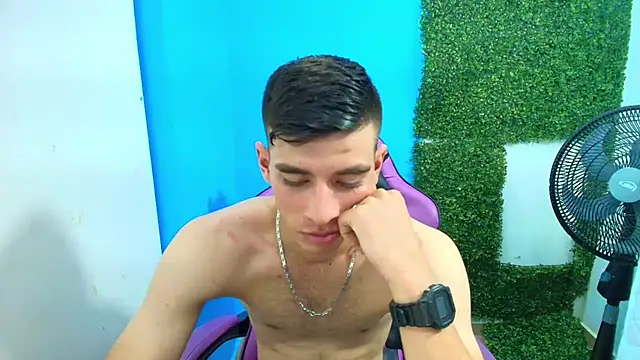 Snapshot of DEIBY_BABY chatting on 01-30-25, 02:06 DEIBY BABY online show from 01-30-25, 02:06