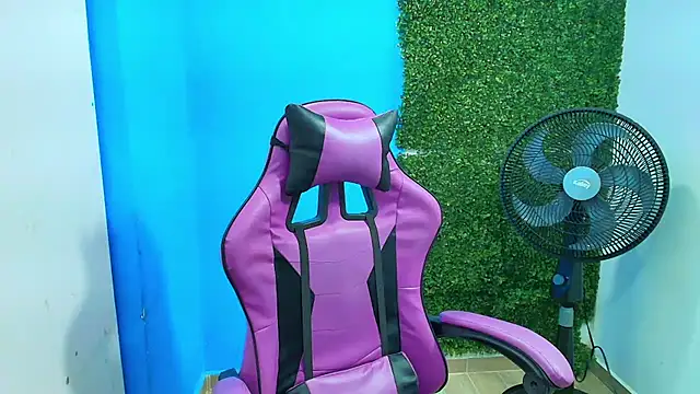 Snapshot of DEIBY_BABY chatting on 02-09-25, 01:44 DEIBY BABY online show from 02-09-25, 01:44