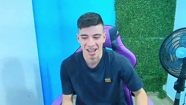 Snapshot of DEIBY_BABY chatting on 02-12-25, 03:29 DEIBY BABY online show from 02-12-25, 03:29