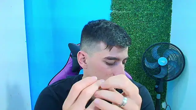 Snapshot of DEIBY_BABY chatting on 02-12-25, 10:37 DEIBY BABY online show from 02-12-25, 10:37