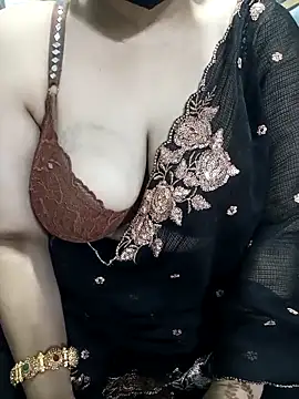 Sexybomb33 online show from 02-14-25, 06:29