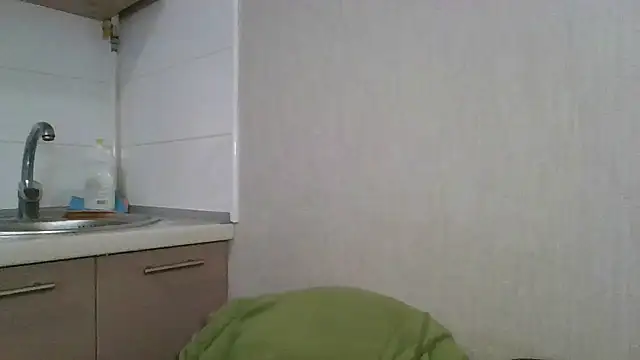 Snapshot of Carol-Rose chatting on 12-12-24, 08:47 Carol-Rose online show from 12-12-24, 08:47