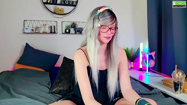 Kittychatte online show from 01-09-25, 08:33