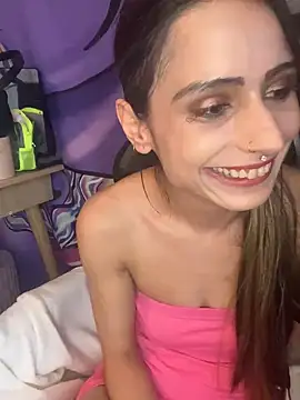 Snapshot of LaPetitechienne1 chatting on 01-11-25, 01:01 LaPetitechienne1 online show from 01-11-25, 01:01