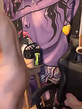 Snapshot of LaPetitechienne1 chatting on 01-11-25, 04:14 LaPetitechienne1 online show from 01-11-25, 04:14