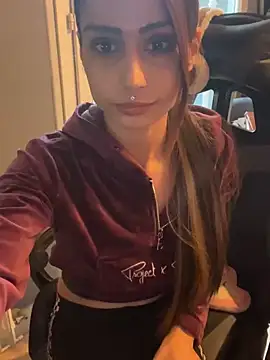 Snapshot of LaPetitechienne1 chatting on 01-14-25, 08:09 LaPetitechienne1 online show from 01-14-25, 08:09