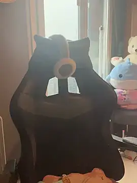 Snapshot of LaPetitechienne1 chatting on 01-27-25, 11:22 LaPetitechienne1 online show from 01-27-25, 11:22