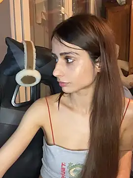 Snapshot of LaPetitechienne1 chatting on 01-29-25, 03:04 LaPetitechienne1 online show from 01-29-25, 03:04