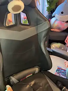 Snapshot of LaPetitechienne1 chatting on 02-13-25, 07:45 LaPetitechienne1 online show from 02-13-25, 07:45