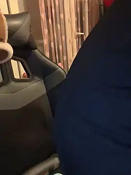 Snapshot of LaPetitechienne1 chatting on 02-13-25, 09:17 LaPetitechienne1 online show from 02-13-25, 09:17