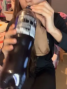 Snapshot of LaPetitechienne1 chatting on 02-17-25, 12:54 LaPetitechienne1 online show from 02-17-25, 12:54