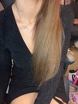 Snapshot of LaPetitechienne1 chatting on 02-24-25, 11:52 LaPetitechienne1 online show from 02-24-25, 11:52