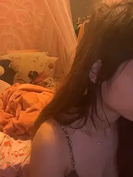 Snapshot of LaPetitechienne1 chatting on 03-02-25, 09:32 LaPetitechienne1 online show from 03-02-25, 09:32