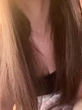 Snapshot of LaPetitechienne1 chatting on 03-15-25, 04:21 LaPetitechienne1 online show from 03-15-25, 04:21