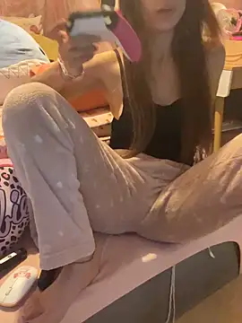 Snapshot of LaPetitechienne1 chatting on 03-15-25, 07:27 LaPetitechienne1 online show from 03-15-25, 07:27