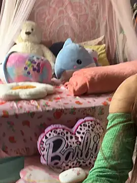 Snapshot of LaPetitechienne1 chatting on 03-21-25, 12:50 LaPetitechienne1 online show from 03-21-25, 12:50