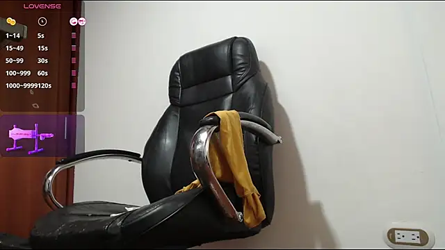 Snapshot of abby_taylor chatting on 10-10-25, 10:58 abby taylor online show from 10-10-25, 10:58