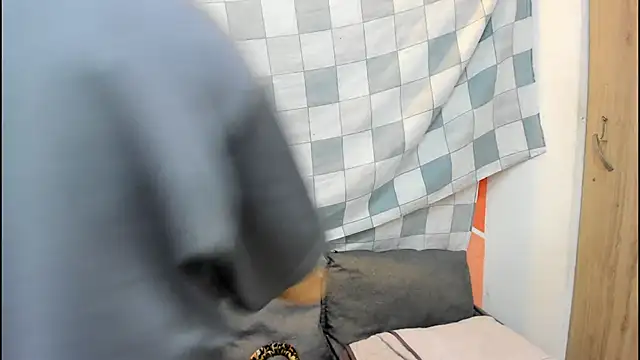 Mhelanny2 online show from 11-17-25, 06:24