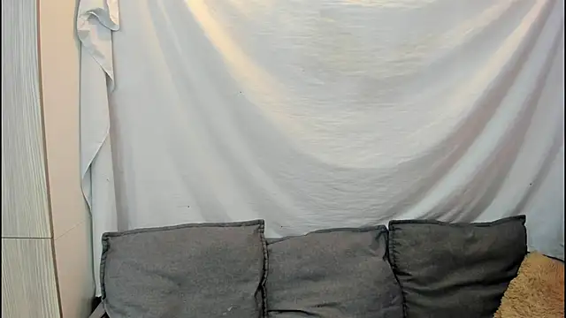 Mhelanny2 online show from 12-15-25, 06:45