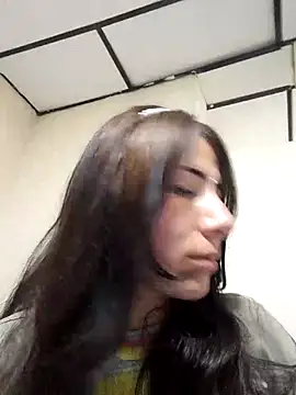 Snapshot of Mhelanny2 chatting on 05-10-26, 05:45 Mhelanny2 online show from 05-10-26, 05:45