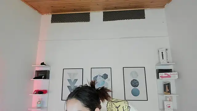 cristal  hot 1 online show from 02-03-25, 04:04