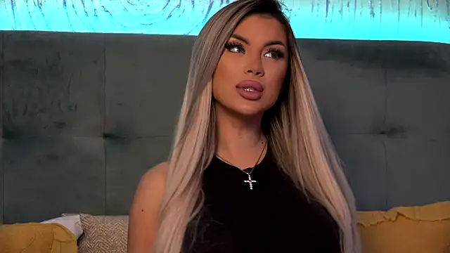 Snapshot of IvyRubens chatting on 02-20-25, 11:31 IvyRubens online show from 02-20-25, 11:31