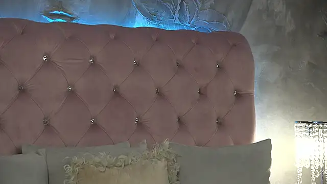 Snapshot of IvyRubens chatting on 11-13-25, 05:28 IvyRubens online show from 11-13-25, 05:28