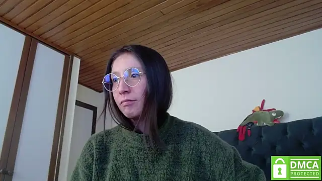 Snapshot of Sophi_Cute chatting on 12-11-24, 06:52 Sophi Cute online show from 12-11-24, 06:52