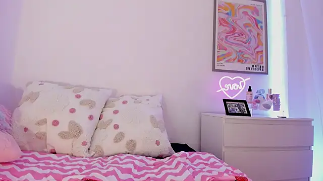 Snapshot of _viioletweekend_ chatting on 02-22-25, 09:04 viioletweekend online show from 02-22-25, 09:04