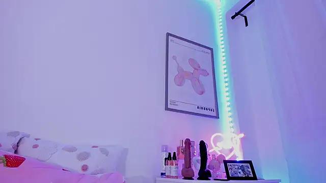 Snapshot of _viioletweekend_ chatting on 03-06-25, 10:15 viioletweekend online show from 03-06-25, 10:15