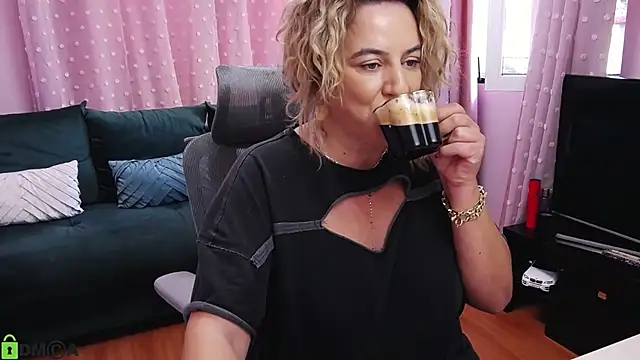 CarrieLoveX online show from 09-22-25, 05:20