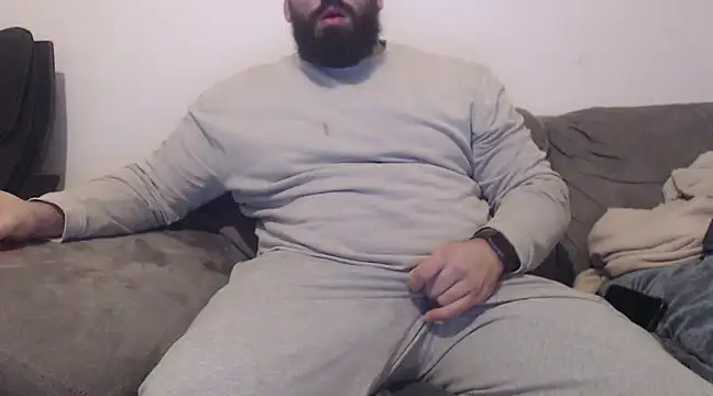 Snapshot of hugemachohandsome chatting on 02-07-25, 04:03 hugemachohandsome online show from 02-07-25, 04:03