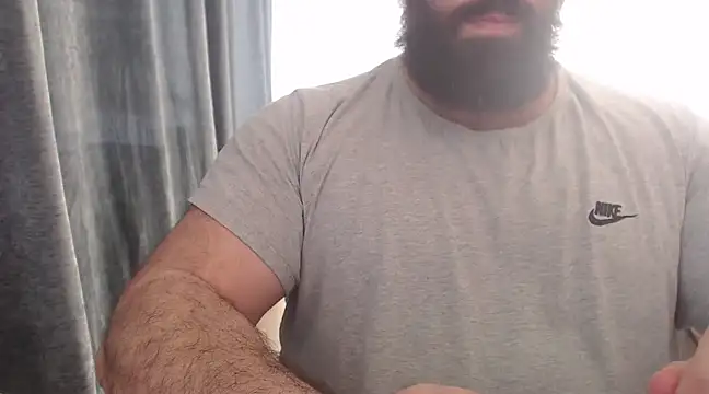 Snapshot of hugemachohandsome chatting on 03-03-25, 03:20 hugemachohandsome online show from 03-03-25, 03:20