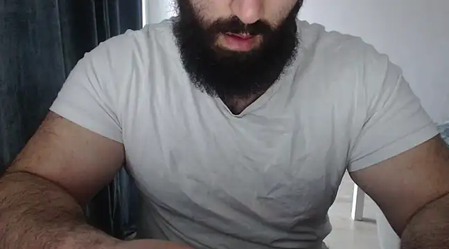 Snapshot of hugemachohandsome chatting on 03-07-25, 06:24 hugemachohandsome online show from 03-07-25, 06:24