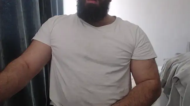 Snapshot of hugemachohandsome chatting on 03-10-25, 10:26 hugemachohandsome online show from 03-10-25, 10:26