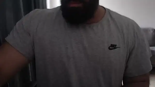 Snapshot of hugemachohandsome chatting on 09-10-25, 06:57 hugemachohandsome online show from 09-10-25, 06:57