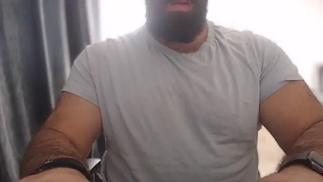 Snapshot of hugemachohandsome chatting on 09-17-25, 02:19 hugemachohandsome online show from 09-17-25, 02:19