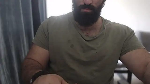 Snapshot of hugemachohandsome chatting on 09-30-25, 09:14 hugemachohandsome online show from 09-30-25, 09:14