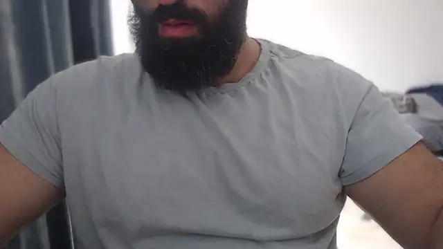 Snapshot of hugemachohandsome chatting on 10-04-25, 08:45 hugemachohandsome online show from 10-04-25, 08:45