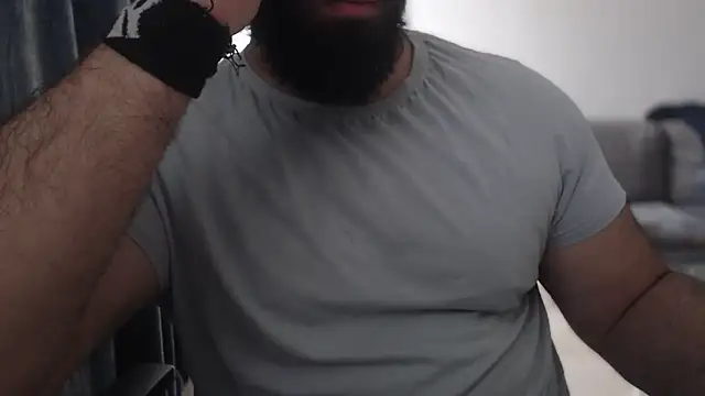 Snapshot of hugemachohandsome chatting on 10-05-25, 08:23 hugemachohandsome online show from 10-05-25, 08:23