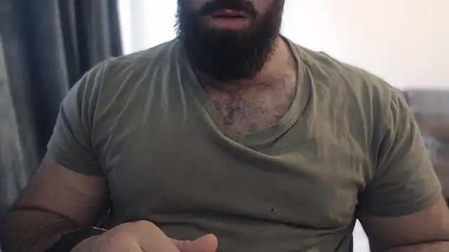 Snapshot of hugemachohandsome chatting on 10-11-25, 10:14 hugemachohandsome online show from 10-11-25, 10:14