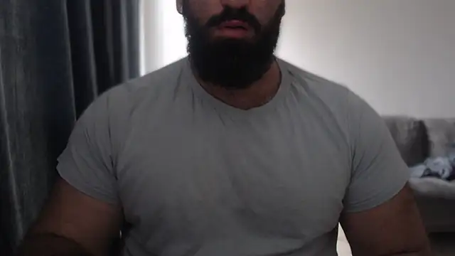 Snapshot of hugemachohandsome chatting on 10-14-25, 08:04 hugemachohandsome online show from 10-14-25, 08:04