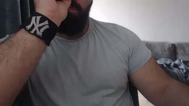 Snapshot of hugemachohandsome chatting on 10-16-25, 08:48 hugemachohandsome online show from 10-16-25, 08:48