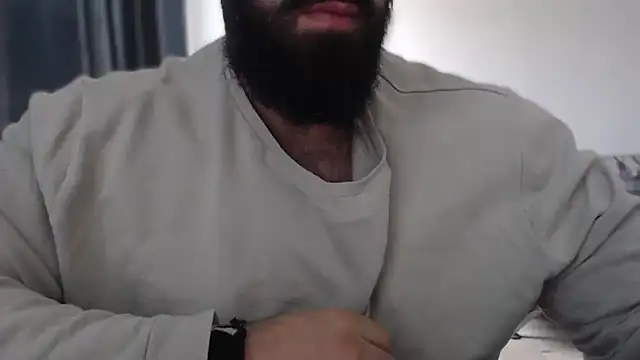 Snapshot of hugemachohandsome chatting on 10-19-25, 07:53 hugemachohandsome online show from 10-19-25, 07:53