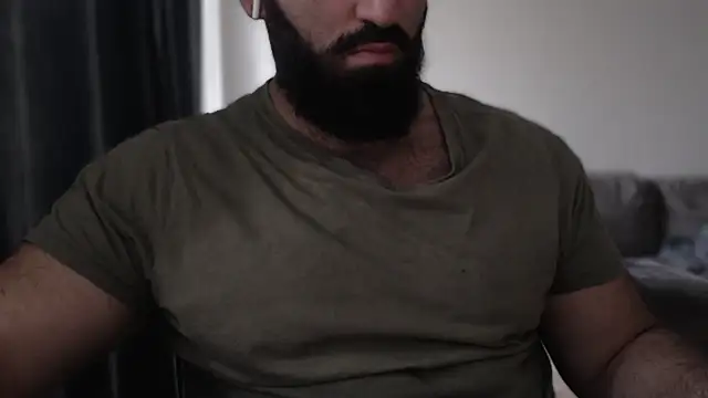 Snapshot of hugemachohandsome chatting on 10-20-25, 06:58 hugemachohandsome online show from 10-20-25, 06:58