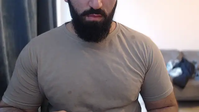 Snapshot of hugemachohandsome chatting on 10-21-25, 07:20 hugemachohandsome online show from 10-21-25, 07:20