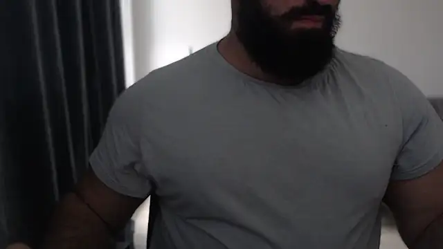 Snapshot of hugemachohandsome chatting on 10-23-25, 08:35 hugemachohandsome online show from 10-23-25, 08:35