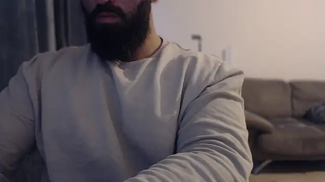 Snapshot of hugemachohandsome chatting on 10-26-25, 08:42 hugemachohandsome online show from 10-26-25, 08:42