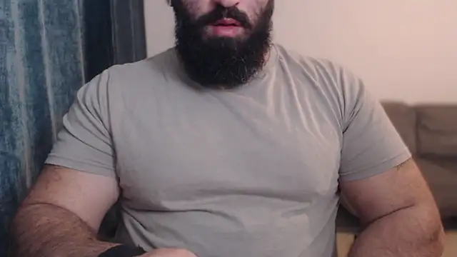 Snapshot of hugemachohandsome chatting on 11-08-25, 10:41 hugemachohandsome online show from 11-08-25, 10:41